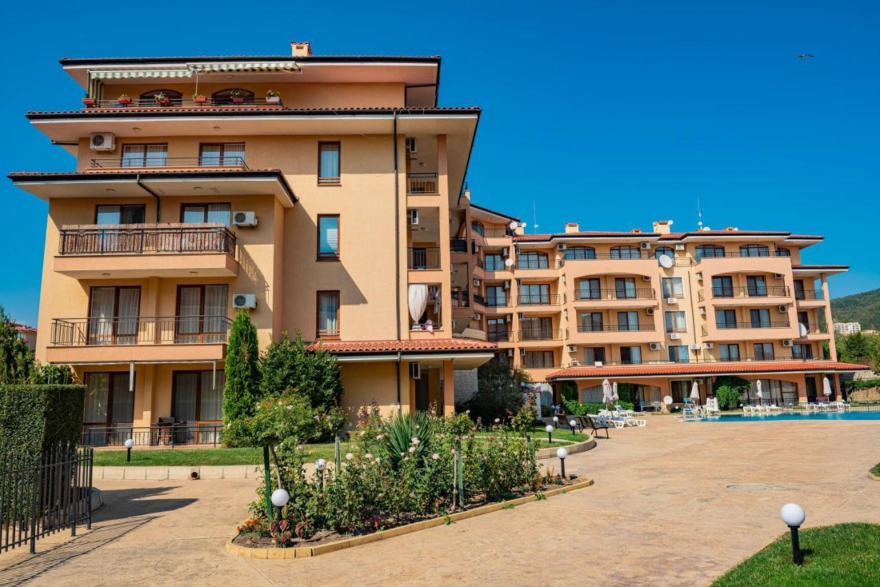 Menada Sky Dreams Apartments Светий Влас Екстер'єр фото